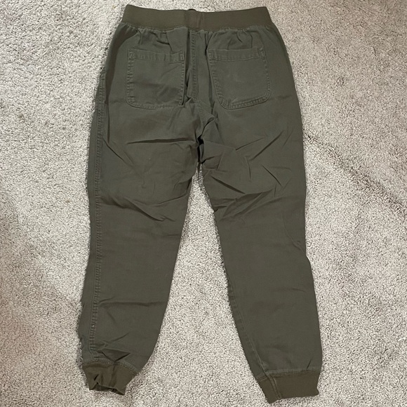 Garage Green Cargo Style Jogger Pants - Picture 3 of 4